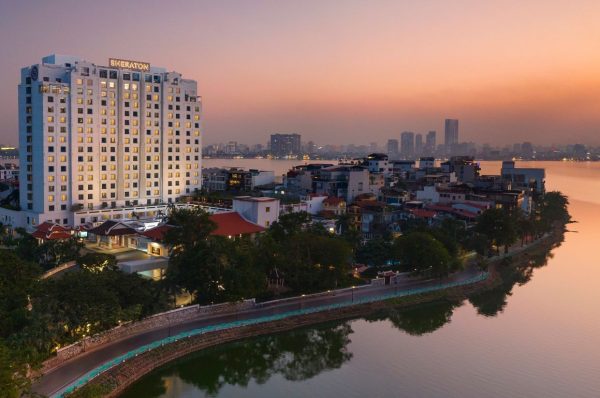 15 Noche de hotel en Hanoi – Notte in hotel a Hanoi 100€