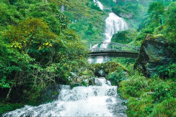 18 Ruta a cascadas escondidas en Sa Pa – Escursione a cascate nascoste a Sa Pa - 30€
